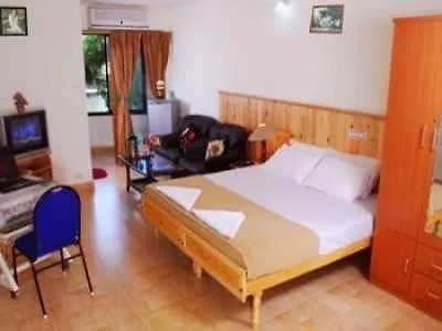 Oval Palace Kochi Апартаменты
